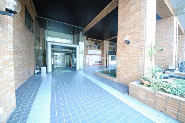 14/22 エントランス