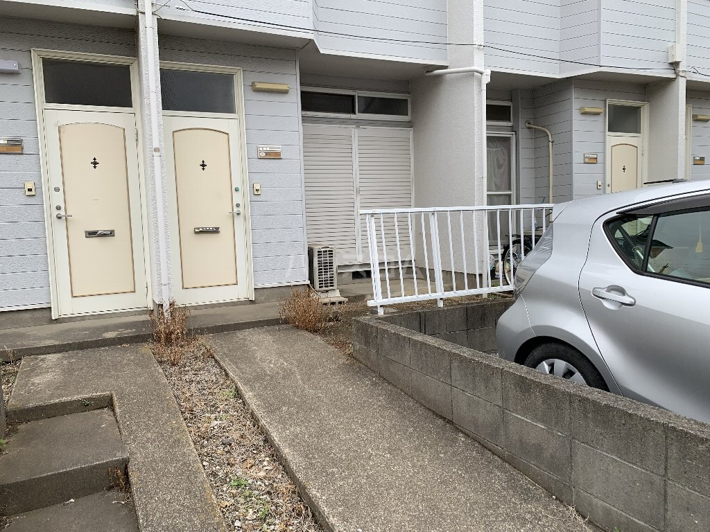 22/30 エントランス