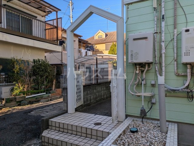 20/30 エントランス