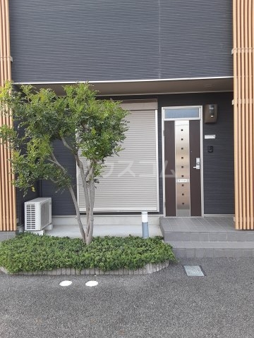 2/5 エントランス