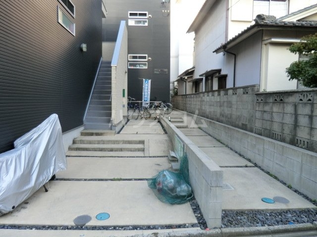 25/25 エントランス