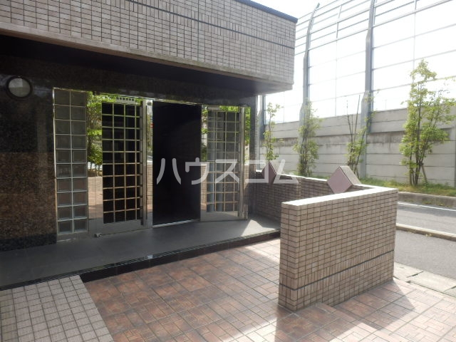 22/30 エントランス