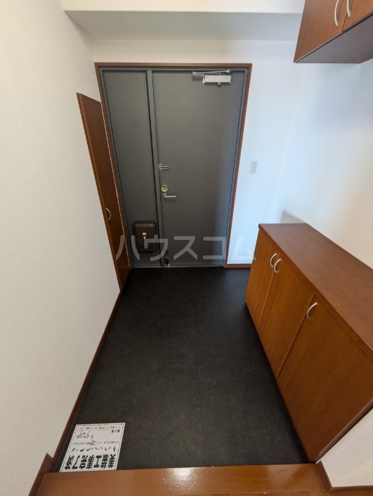 19/30 玄関