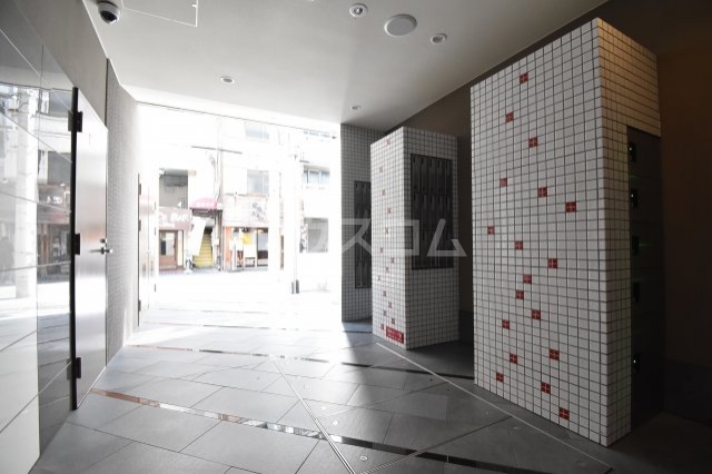 24/30 エントランス