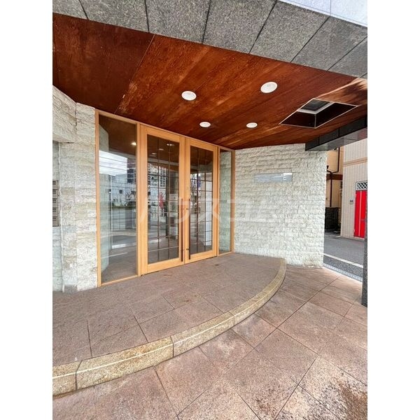 19/26 エントランス