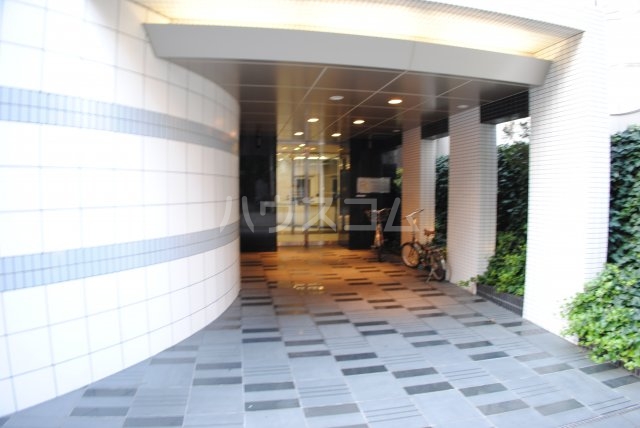 14/23 エントランス