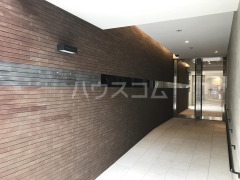 18/28 エントランス