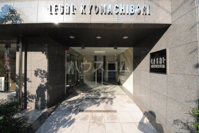 17/25 エントランス