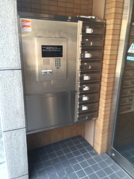 16/20 エントランス