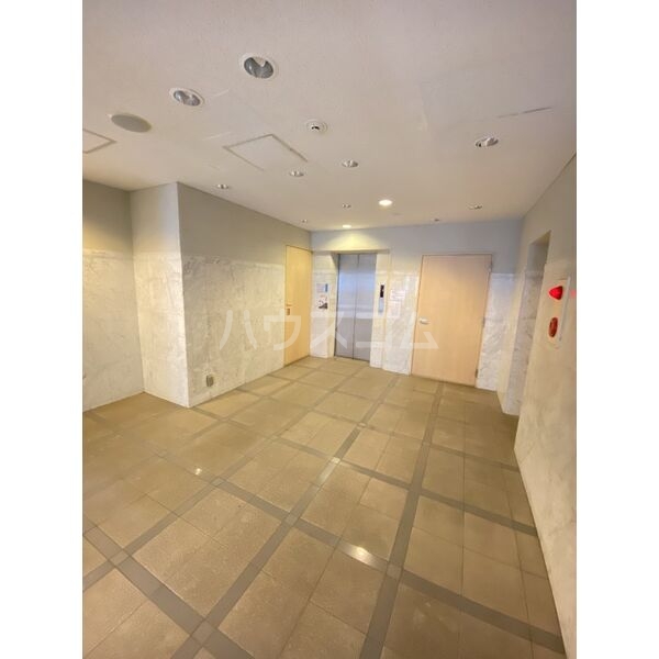 14/23 エントランス