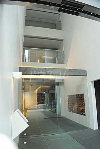 17/27 エントランス