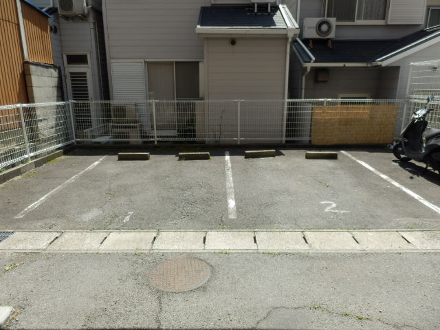 22/26 駐車場