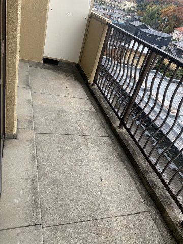23/30 バルコニー
