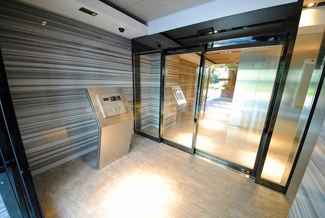 19/26 エントランス