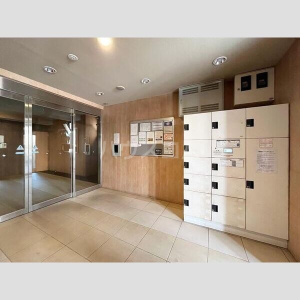 22/30 エントランス