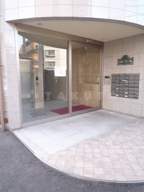 20/30 エントランス