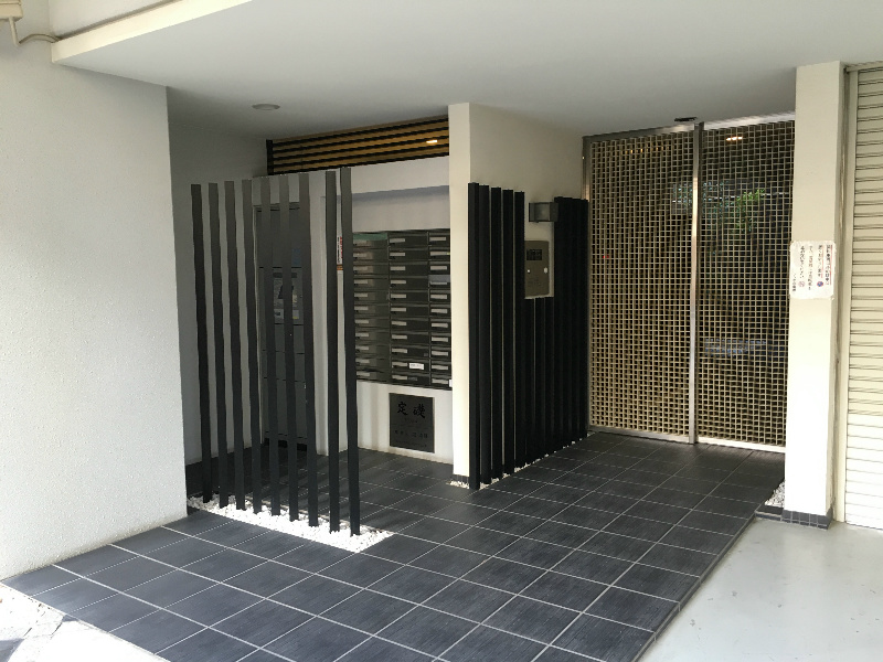 17/23 エントランス