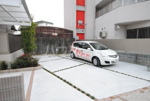28/30 駐車場
