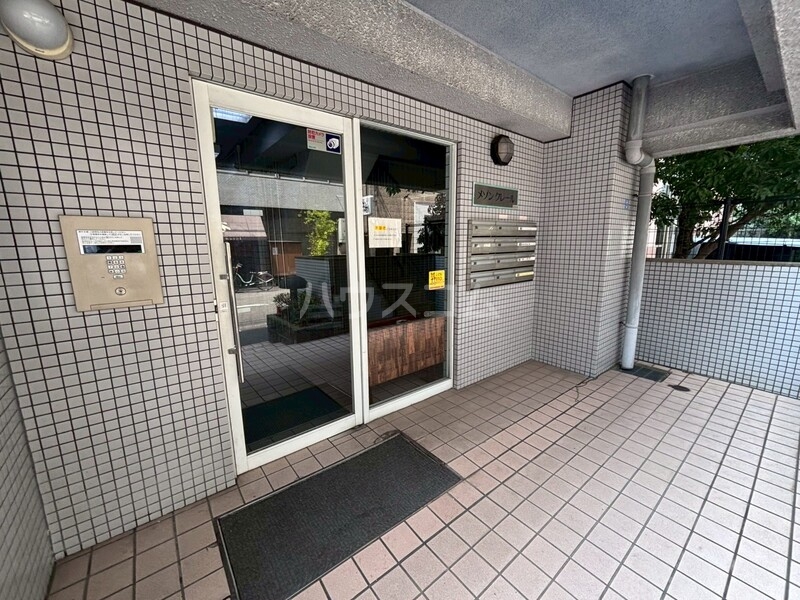 15/21 エントランス