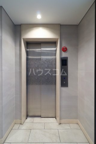 24/30 エントランス