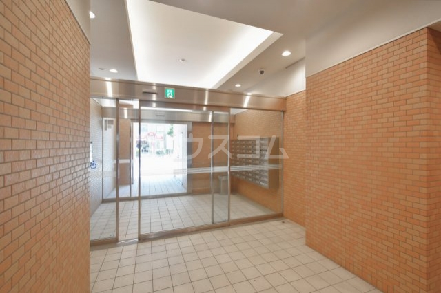 26/30 エントランス