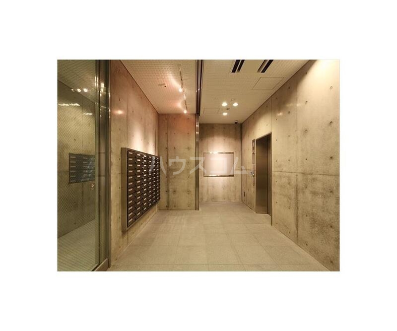 17/27 エントランス