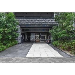 24/30 エントランス