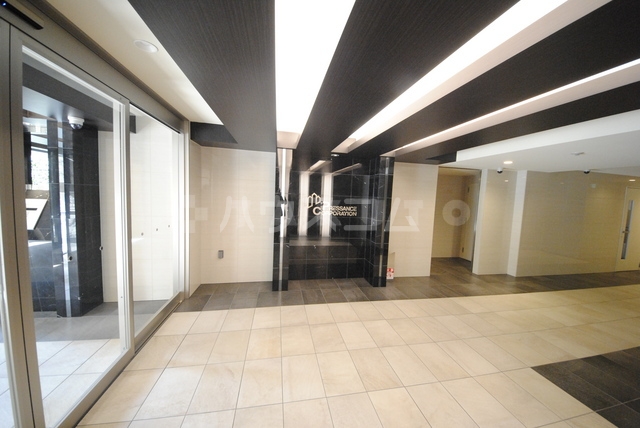 20/30 エントランス