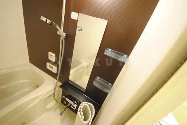 13/30 浴室