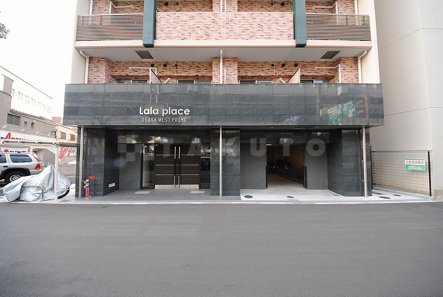 18/27 エントランス