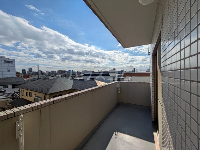 23/30 バルコニー