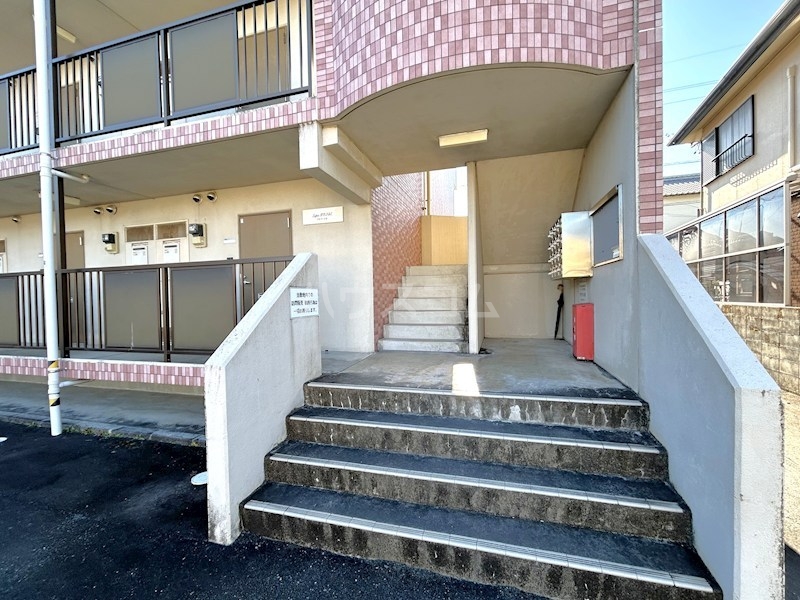 20/23 エントランス