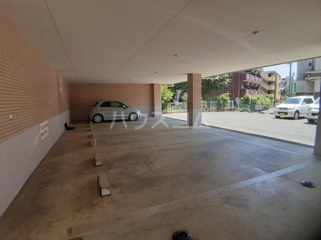 26/30 駐車場