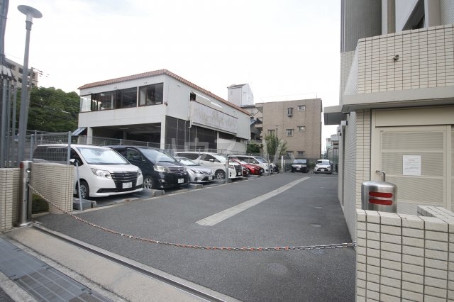 20/28 駐車場