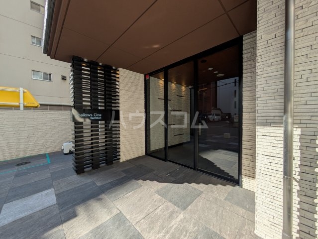 24/30 エントランス