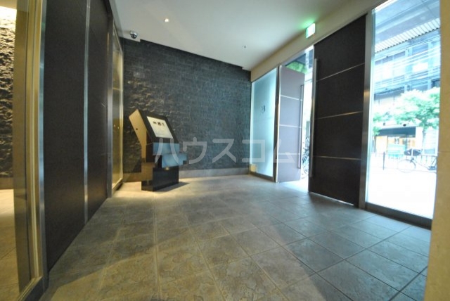 18/26 エントランス