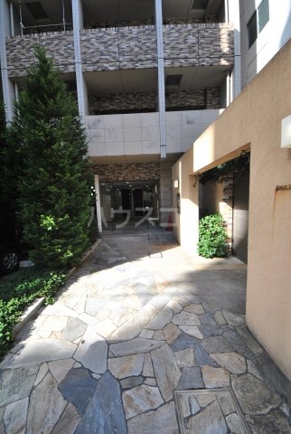 18/24 エントランス