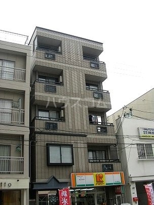 18/26 エントランス