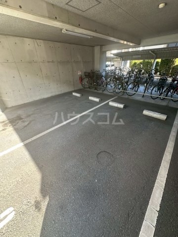 16/20 駐車場