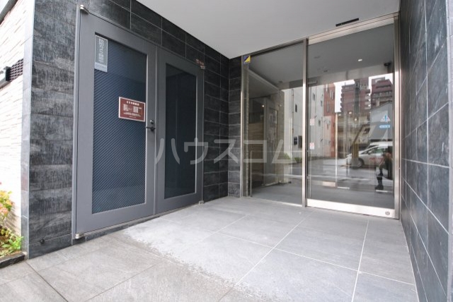 23/30 エントランス