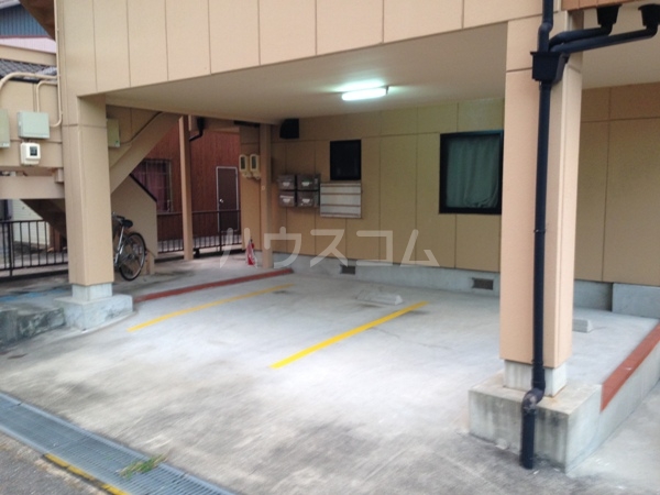 21/25 駐車場