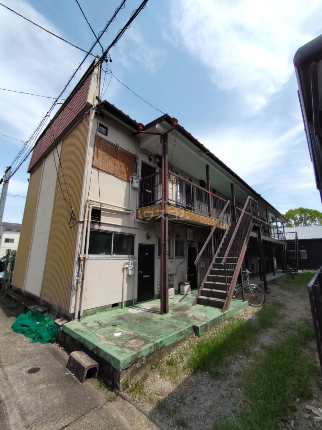 18/22 エントランス