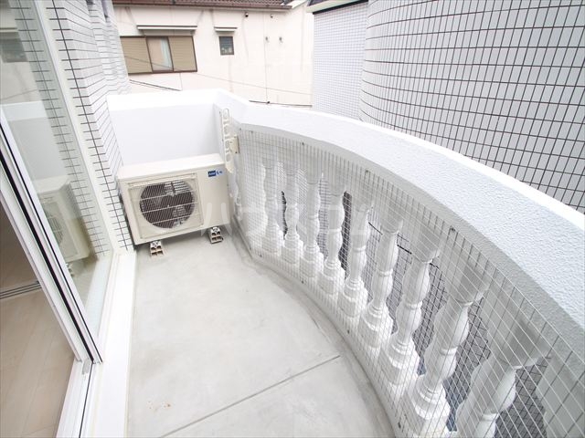 16/27 バルコニー
