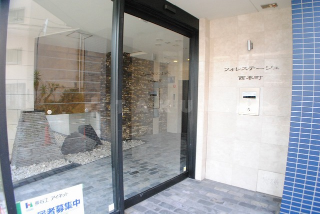 17/27 エントランス