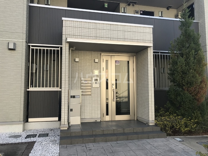 16/18 エントランス