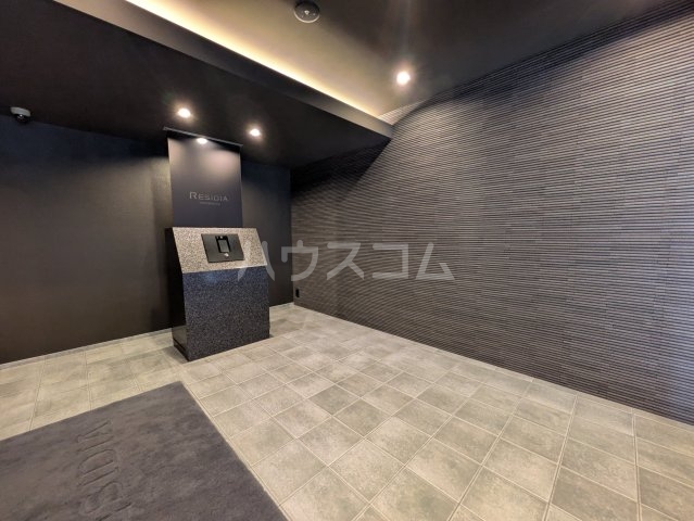 19/27 エントランス