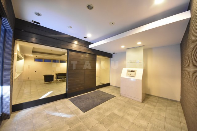 21/29 エントランス