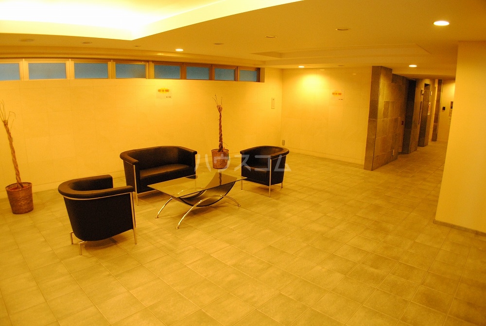 14/22 エントランス