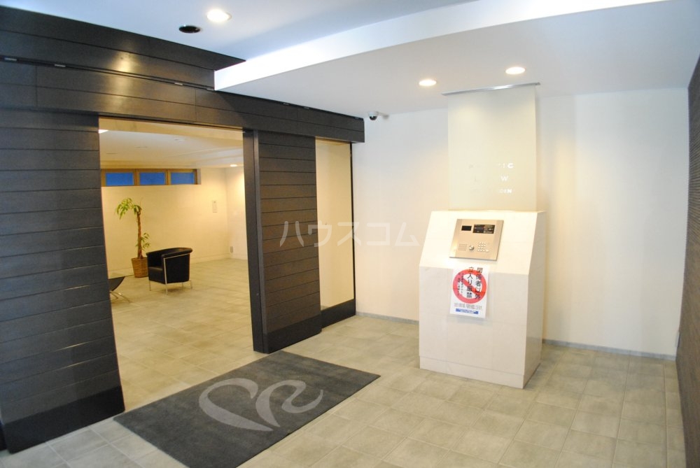 21/29 エントランス