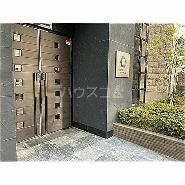 16/25 エントランス